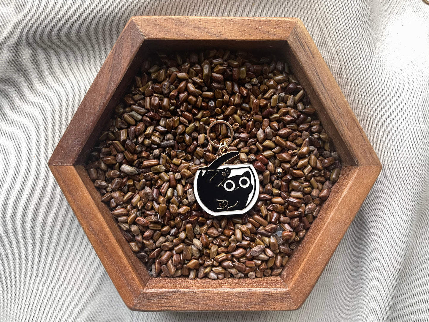 Fishbowl Cat Stitch Marker