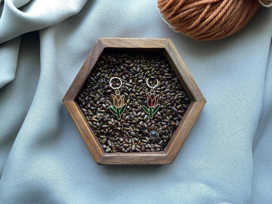 Tulip stitch markers