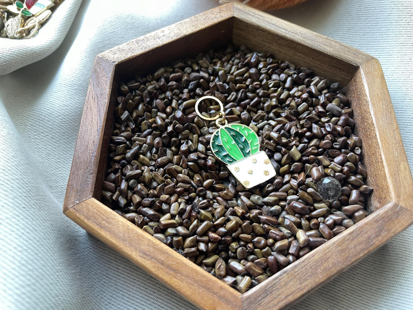 Cactus stitch marker