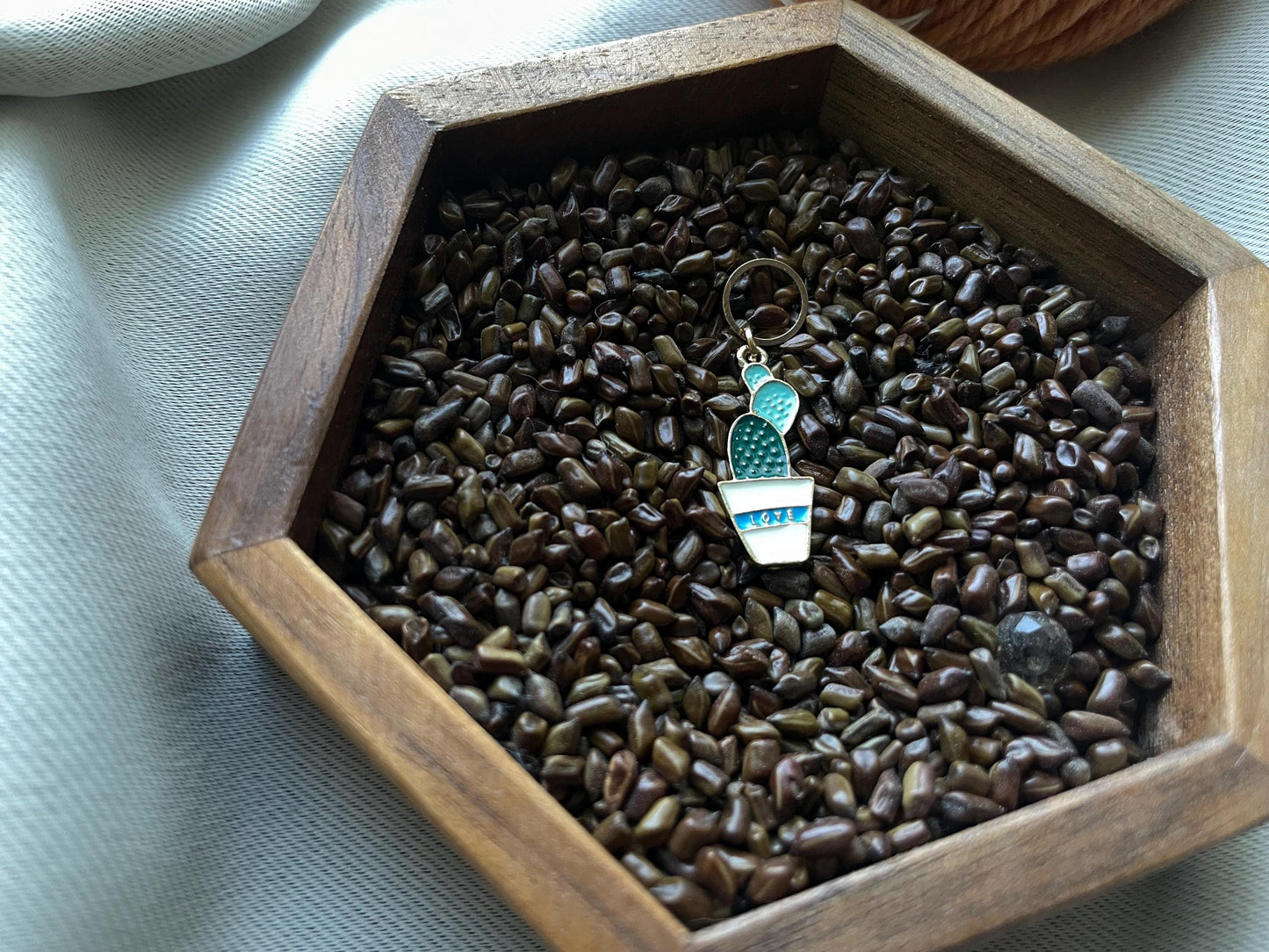 Cactus stitch marker