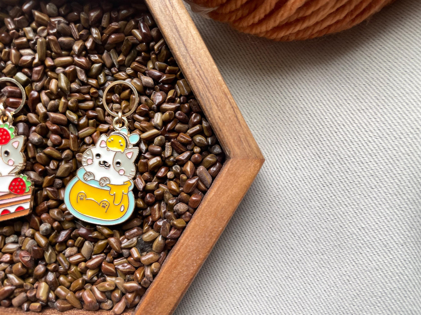 Cat stitch markers
