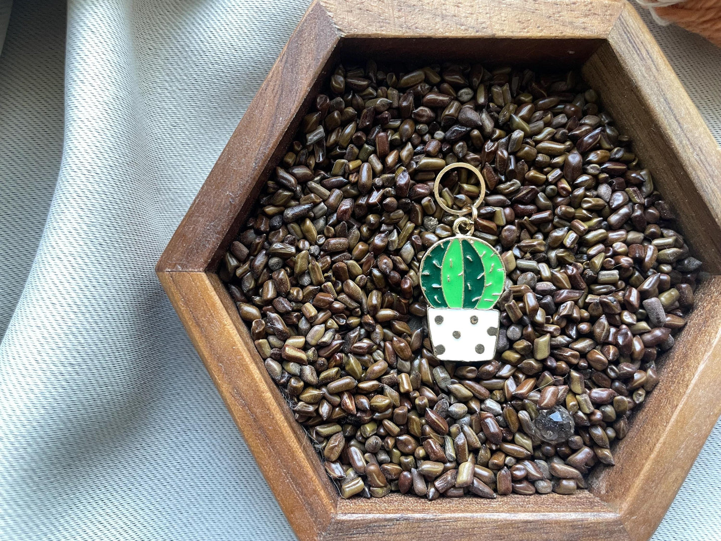Cactus stitch marker