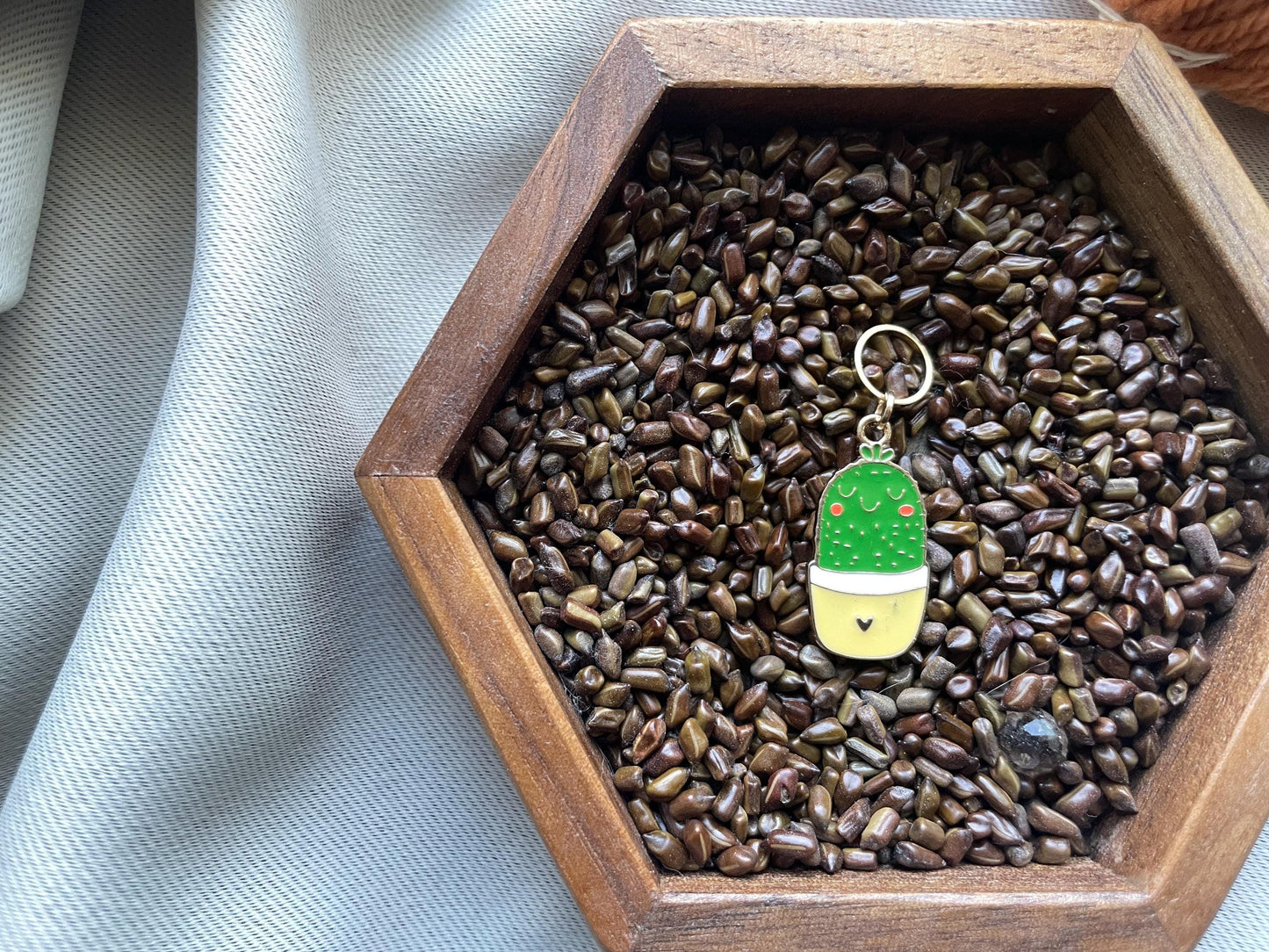 Cactus stitch marker