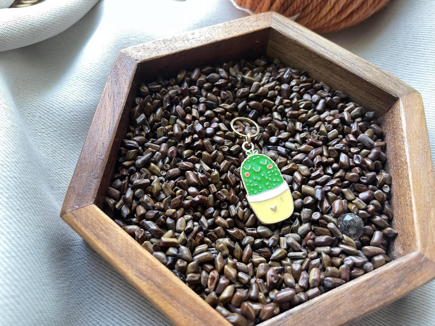 Cactus stitch marker