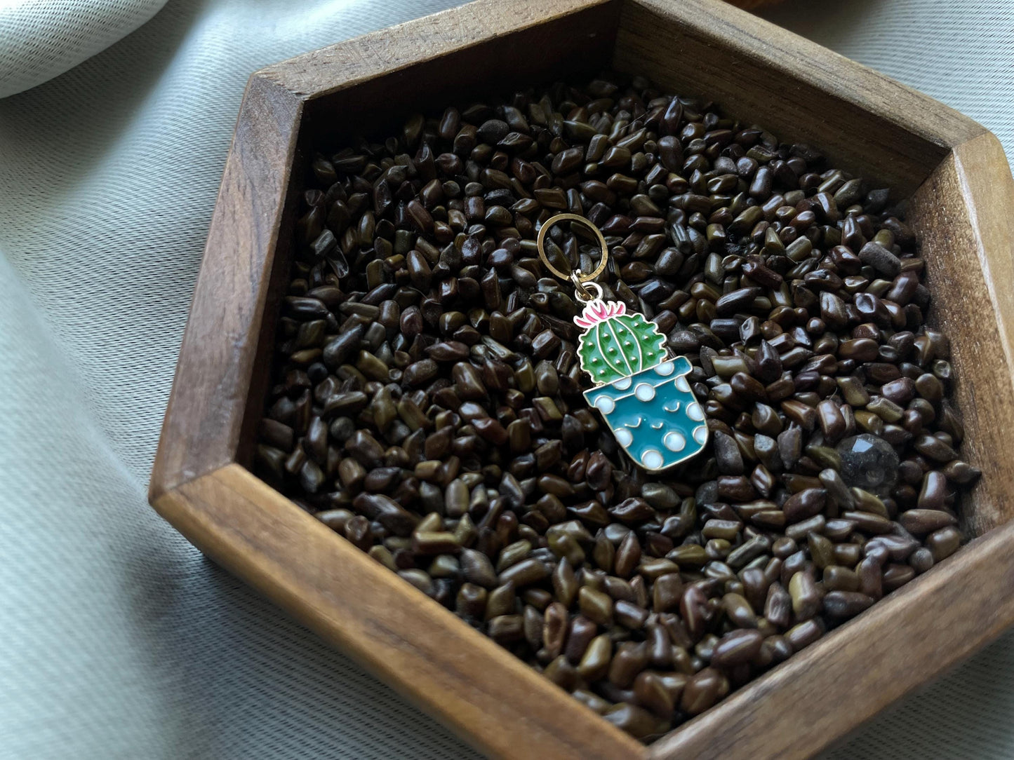 Cactus stitch marker