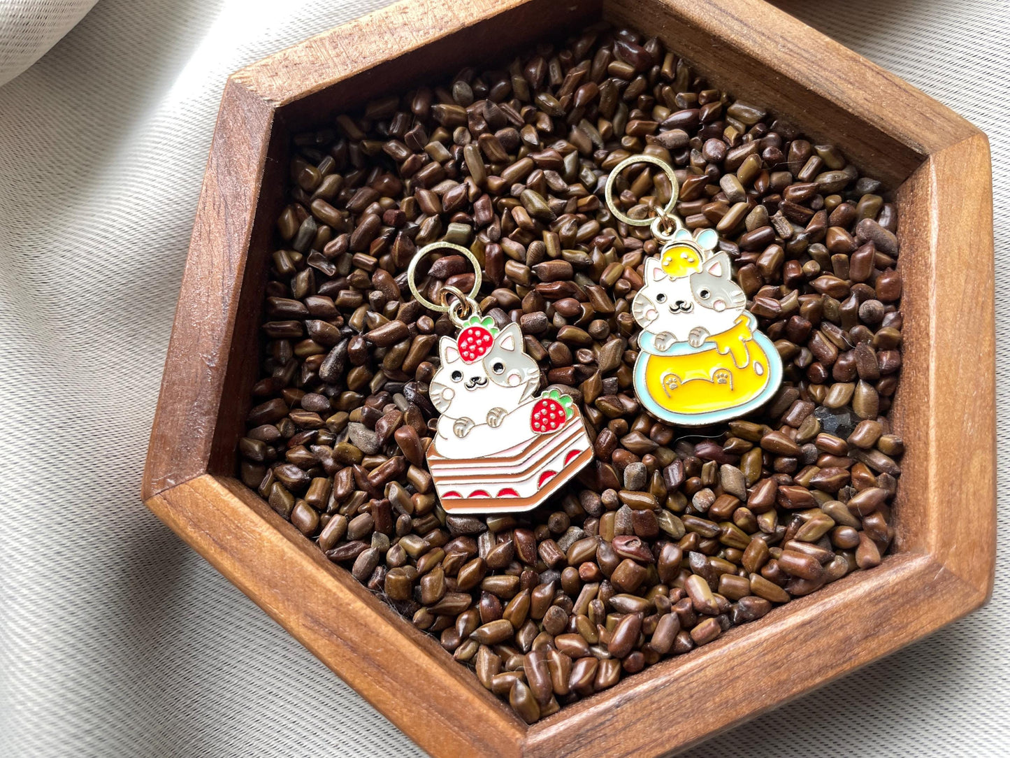 Cat stitch markers