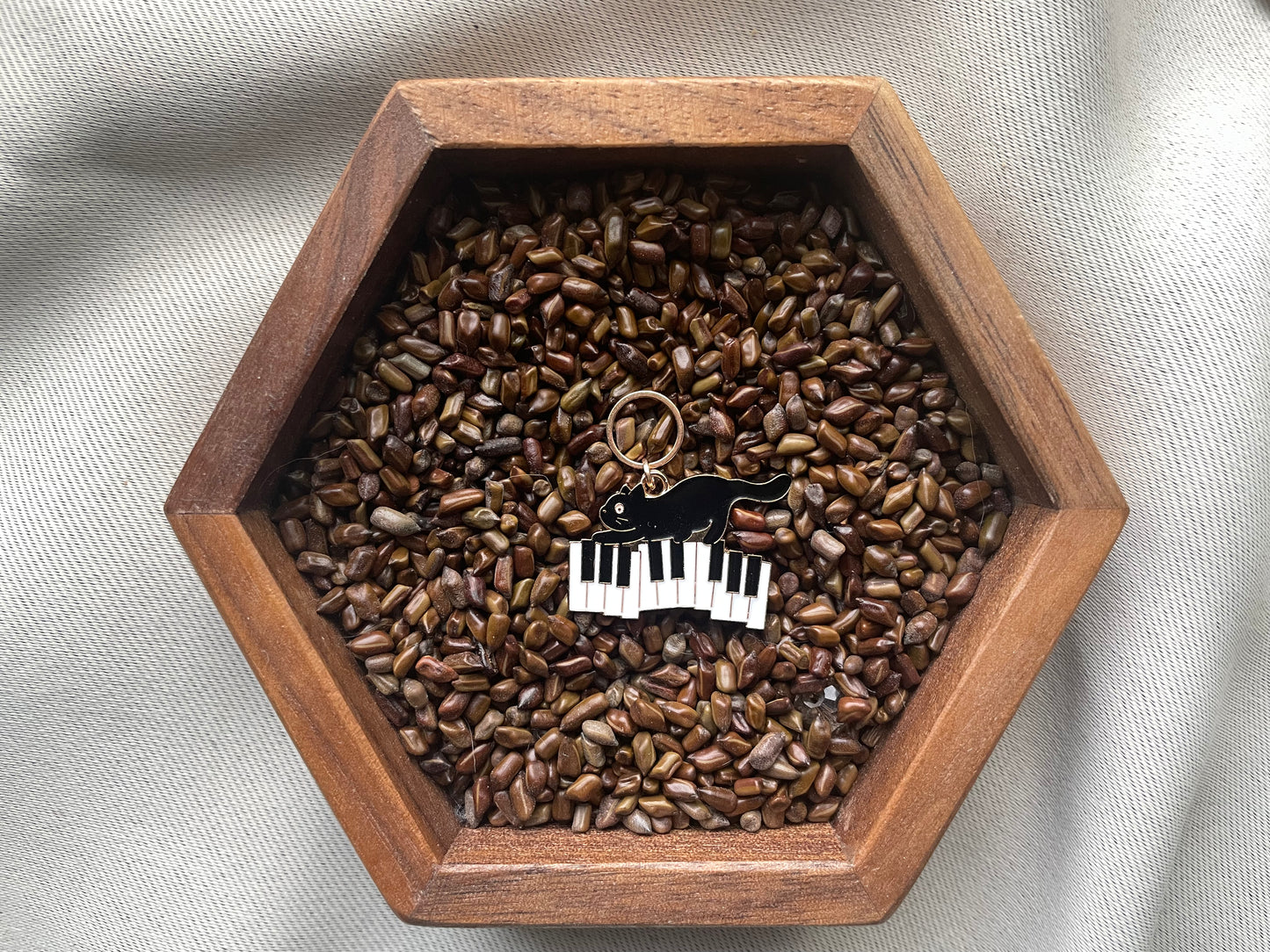 Piano Cat Stitch Marker