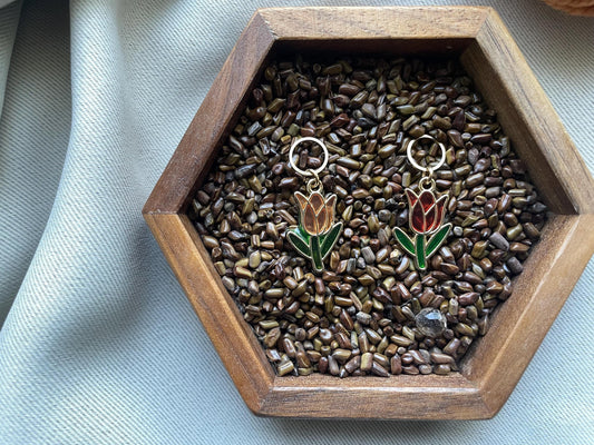 Tulip stitch markers