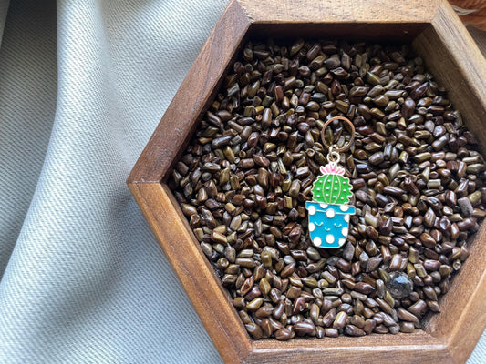 Cactus stitch marker