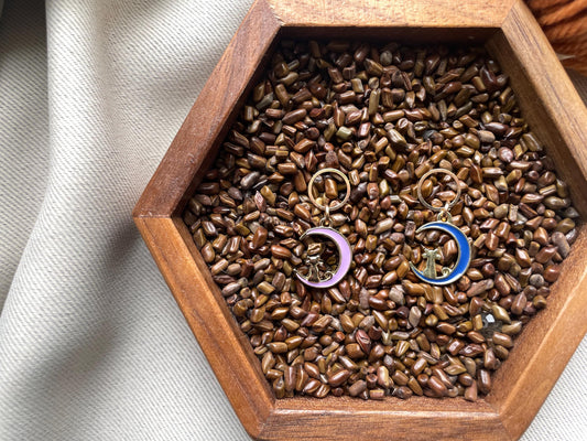 Cat stitch markers