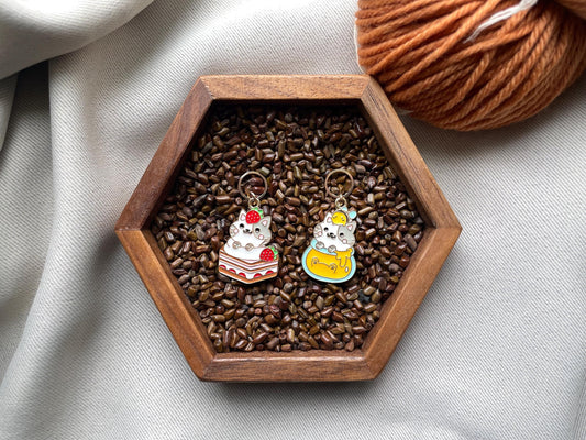 Cat stitch markers